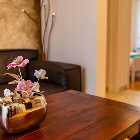 Christmas Market - Apartment Caesar דירה זאדאר