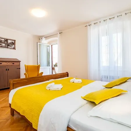 Lägenhet Caesar By Belmont Realty