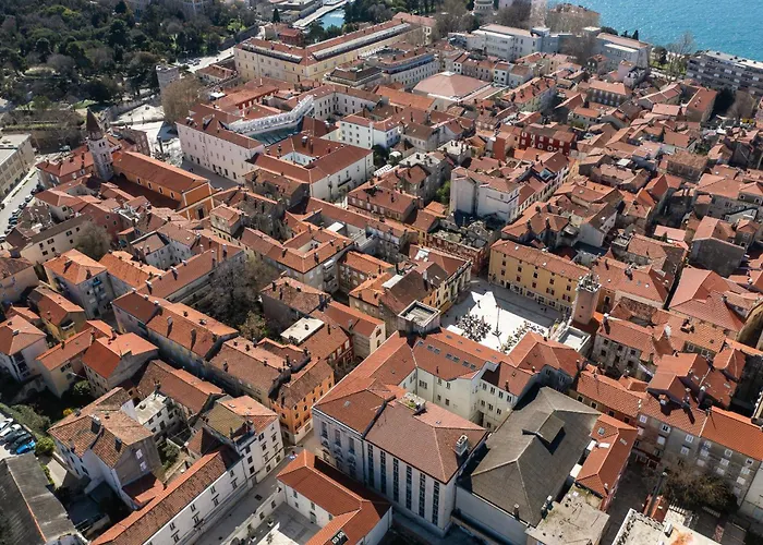 公寓 Caesar By Belmont Realty *