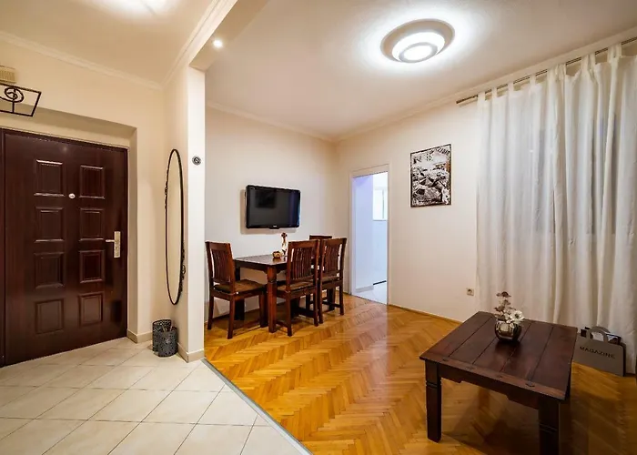 Caesar By Belmont Realty 扎达尔