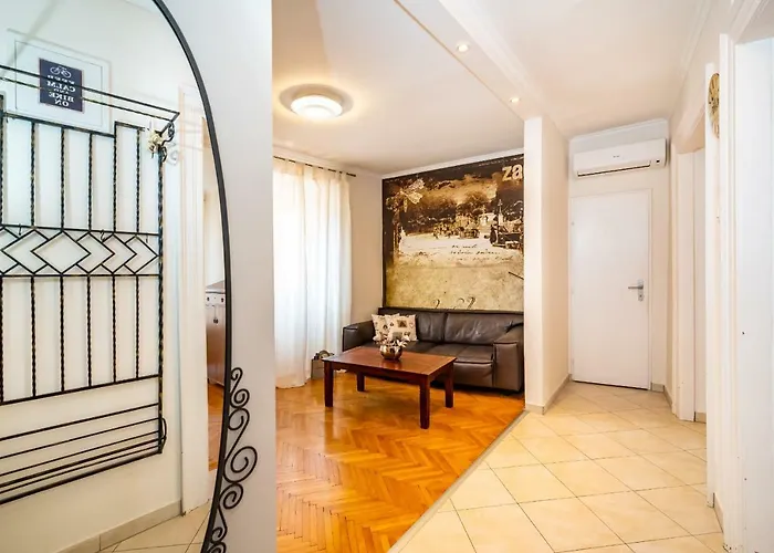 公寓 Caesar By Belmont Realty