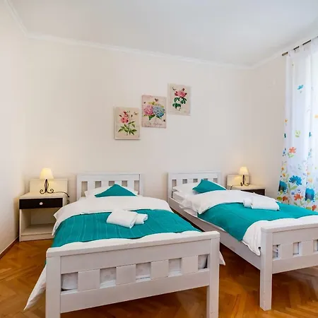 Caesar By Belmont Realty 扎达尔