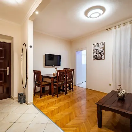 Caesar By Belmont Realty 扎达尔