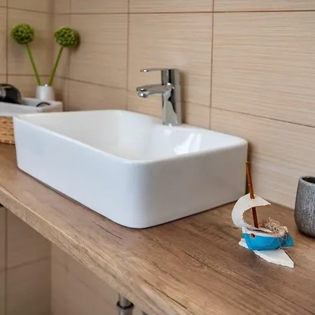 Caesar By Belmont Realty * 扎达尔