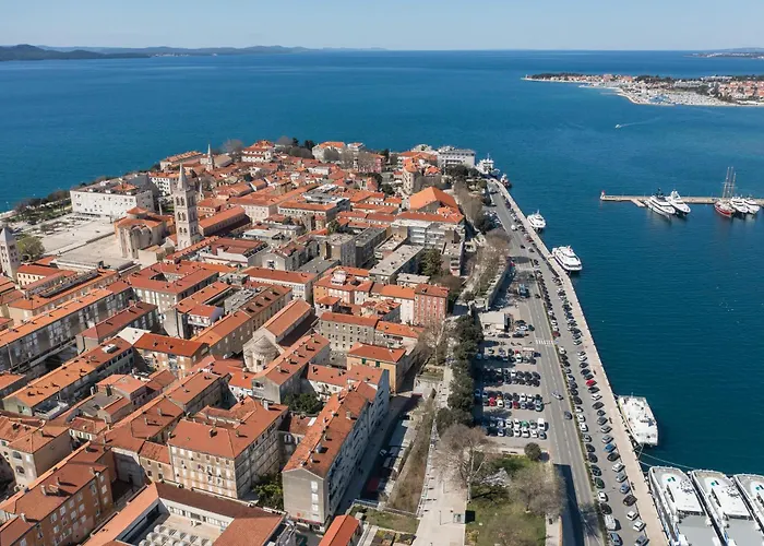 Caesar By Belmont Realty Apartamento