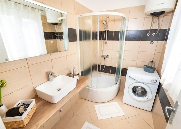 Caesar By Belmont Realty