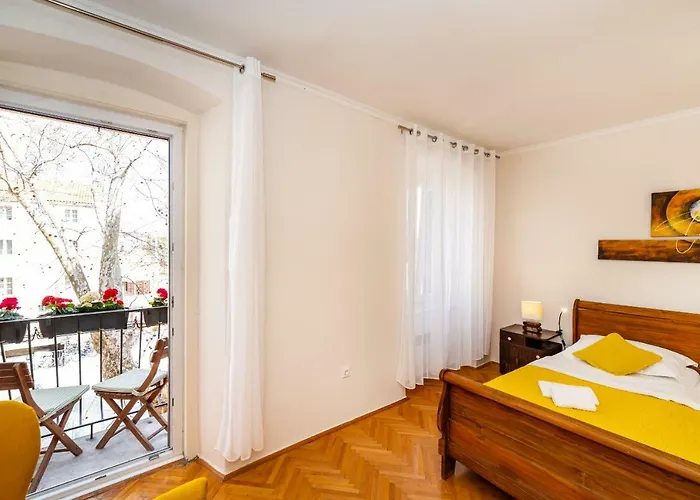 Caesar By Belmont Realty Apartamento